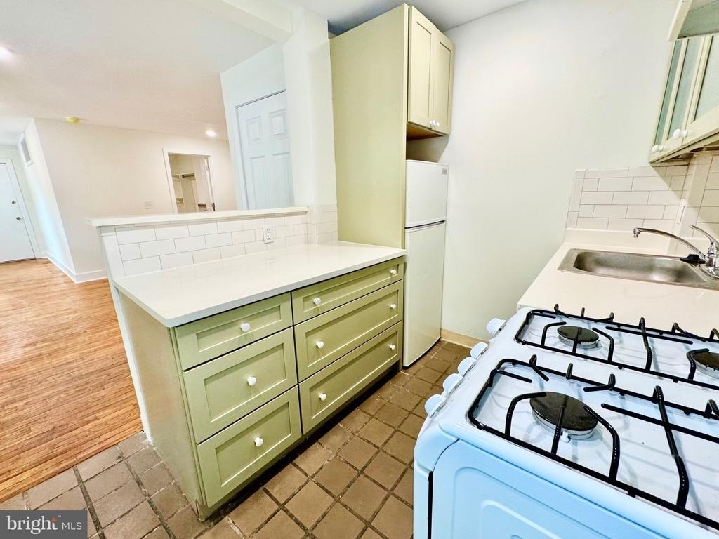 2148 Green Street - Photo 30
