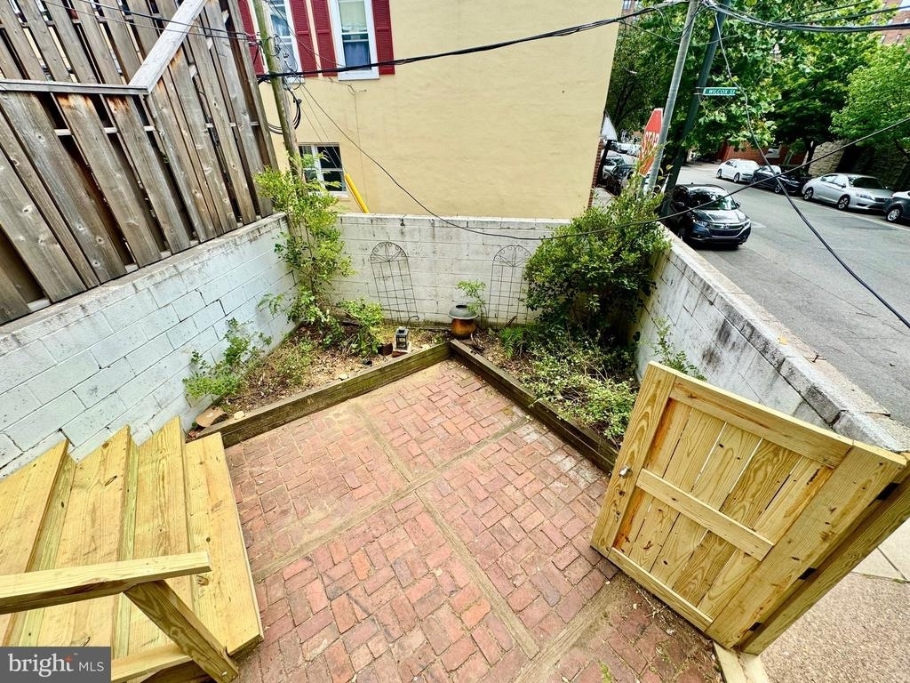 2148 Green Street - Photo 12