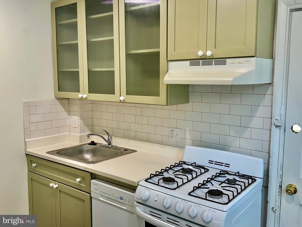 2148 Green Street - Photo 13