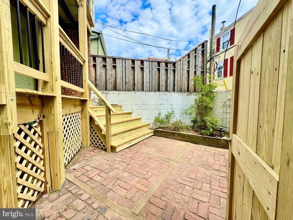 2148 Green Street - Photo 28