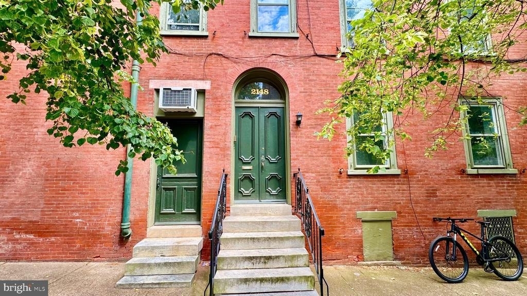 2148 Green Street - Photo 0