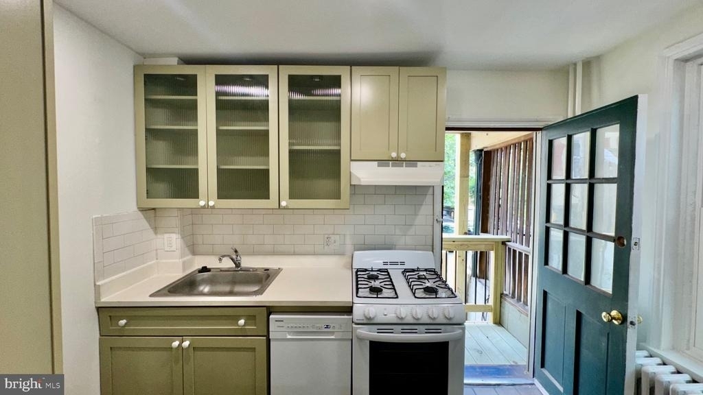 2148 Green Street - Photo 3