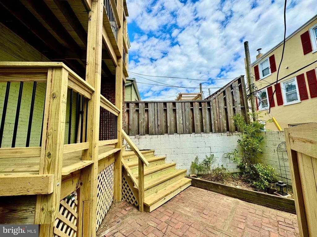 2148 Green Street - Photo 27