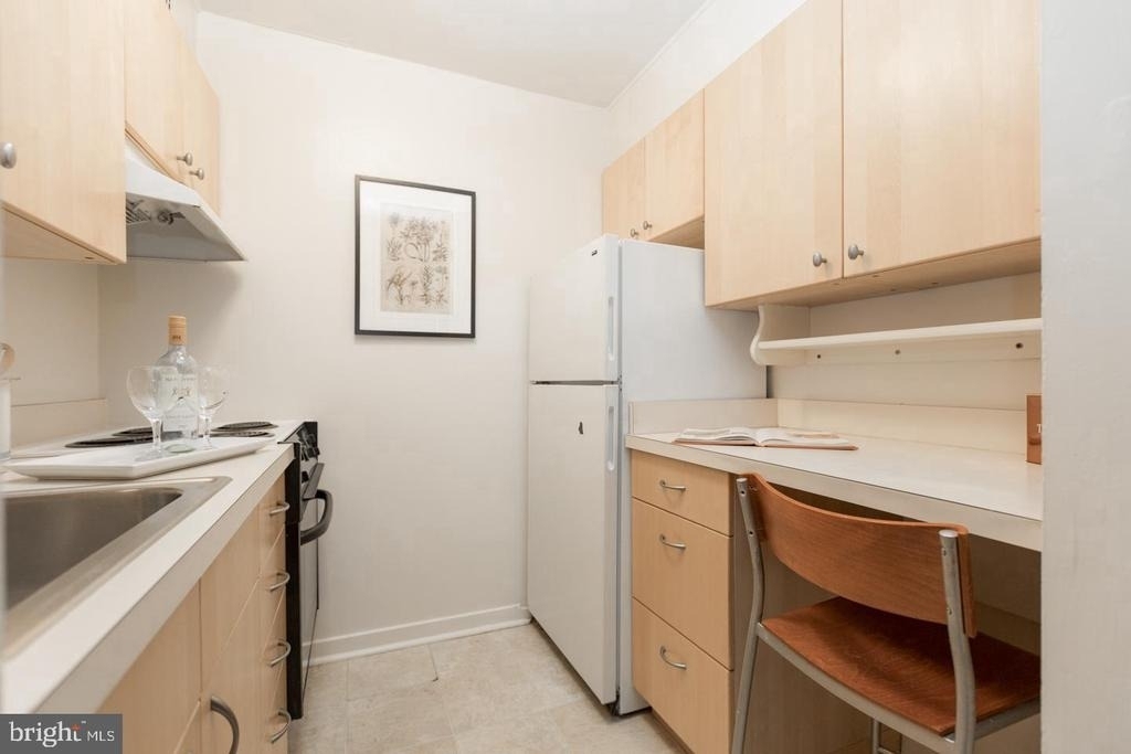 224 W Rittenhouse Square - Photo 1