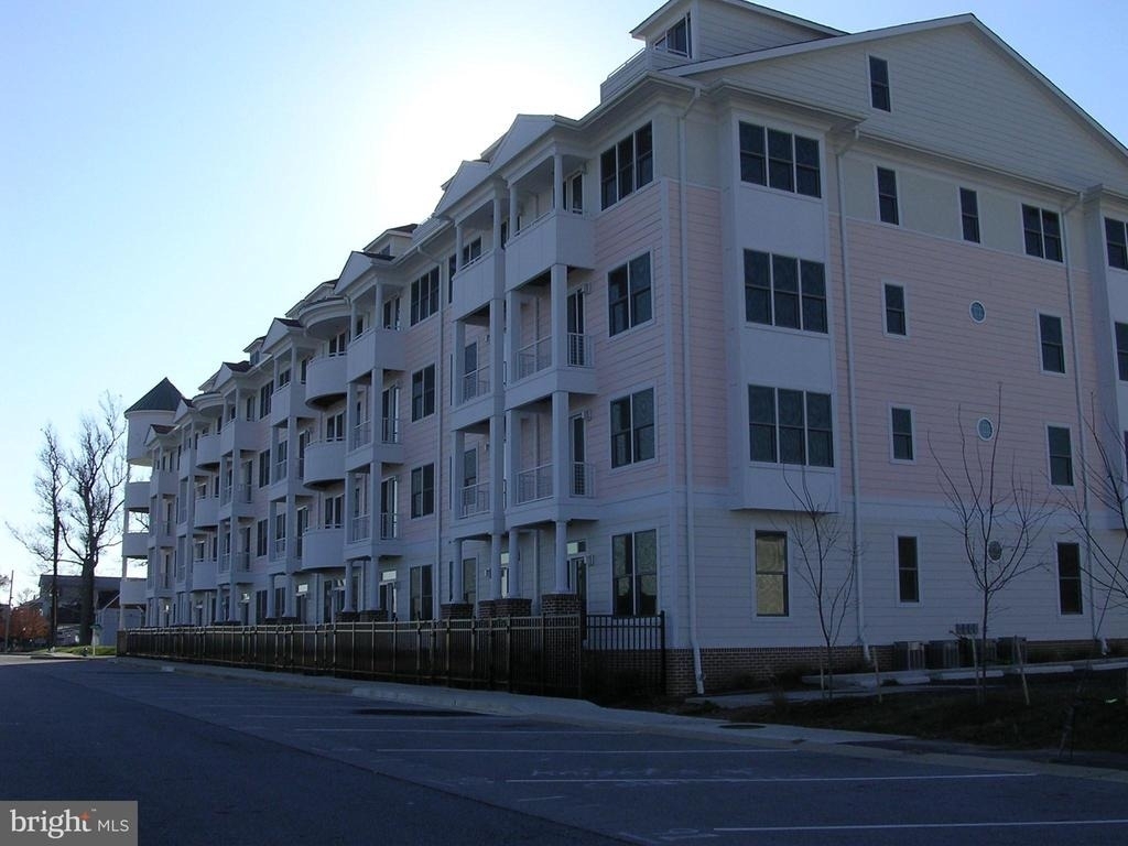 9000 Bay Avenue - Photo 4