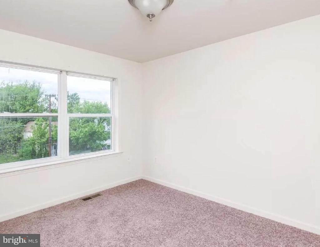 5235 Crowson Avenue - Photo 6