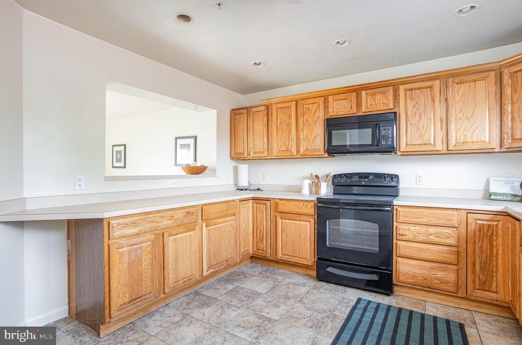 5235 Crowson Avenue - Photo 11