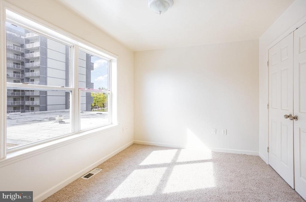 5235 Crowson Avenue - Photo 19