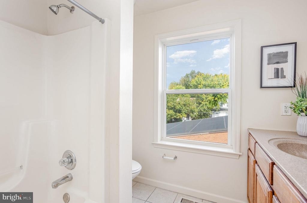 5235 Crowson Avenue - Photo 23