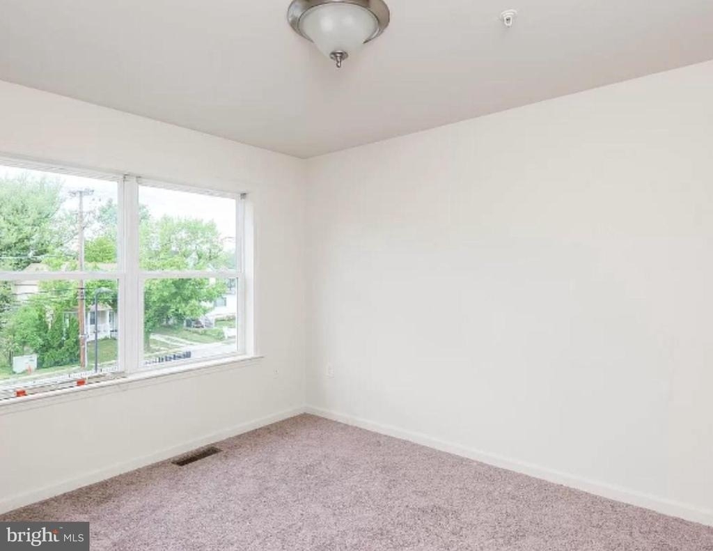 5235 Crowson Avenue - Photo 15