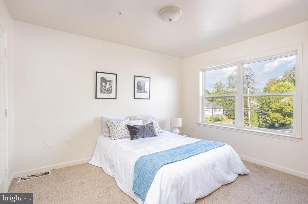 5235 Crowson Avenue - Photo 14