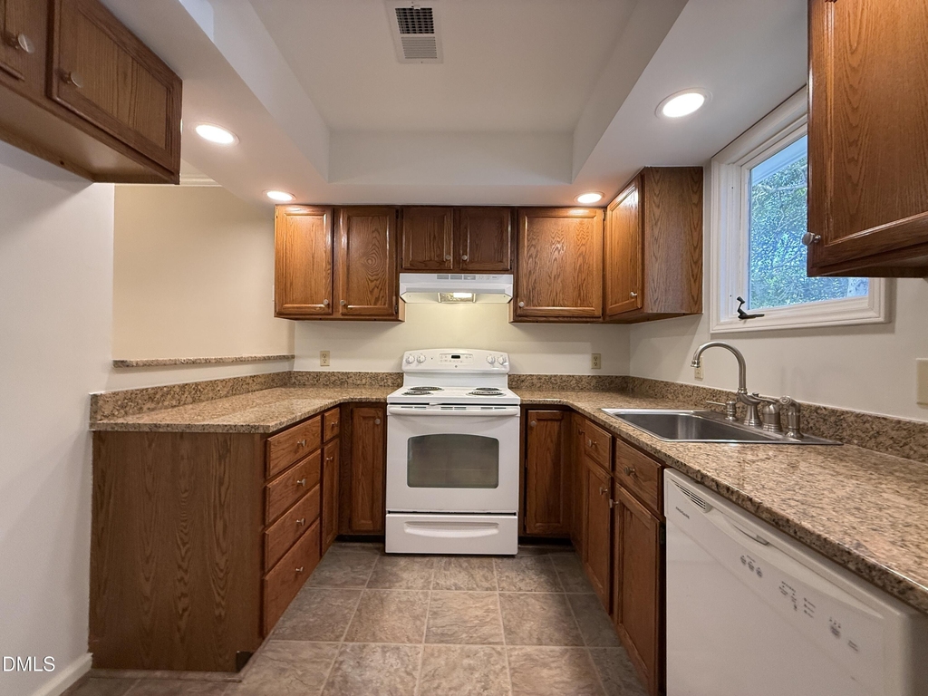 1456 Barton Place Drive - Photo 7