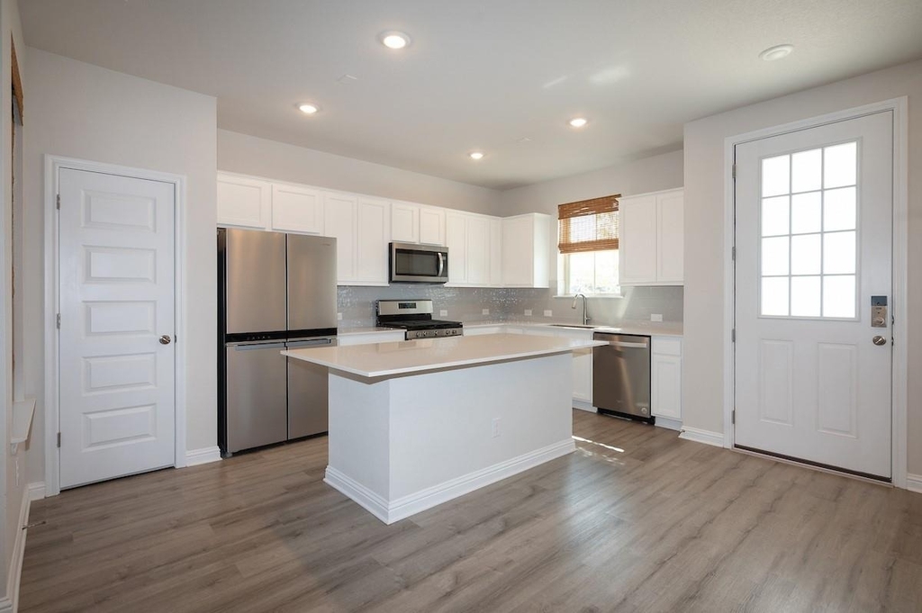 8301 Leroi Dr - Photo 6