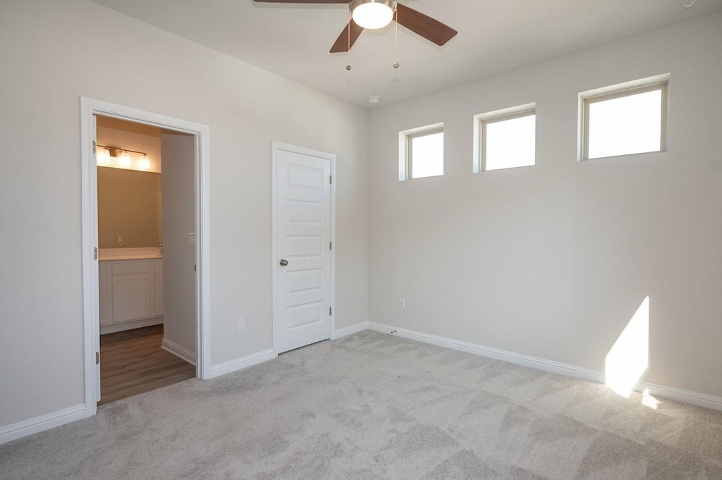 8301 Leroi Dr - Photo 15