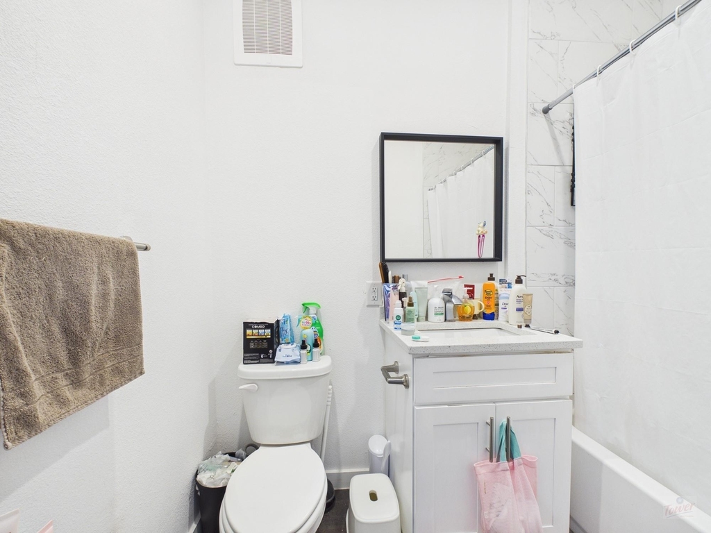 1010 W 26th St - Photo 6