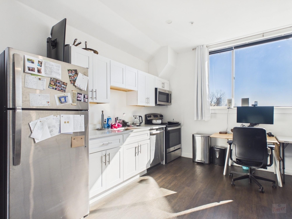 1010 W 26th St - Photo 1
