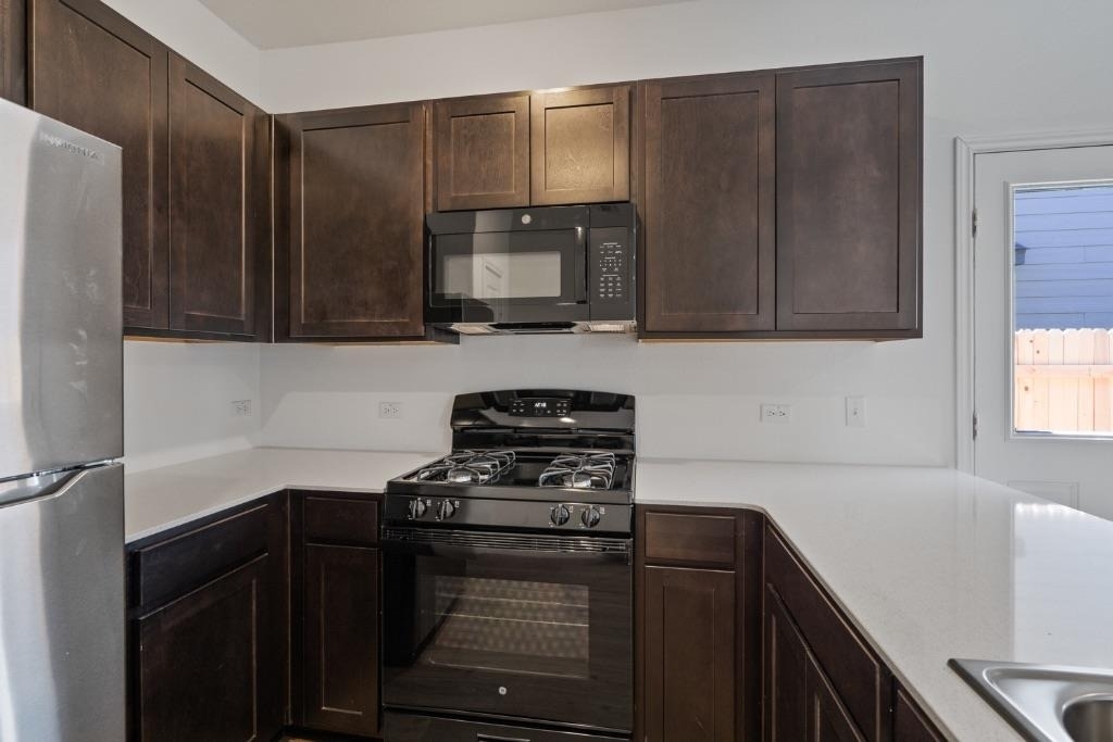 230 Gabbro Gdns - Photo 8