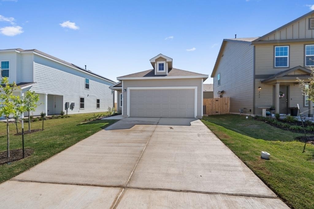 230 Gabbro Gdns - Photo 0