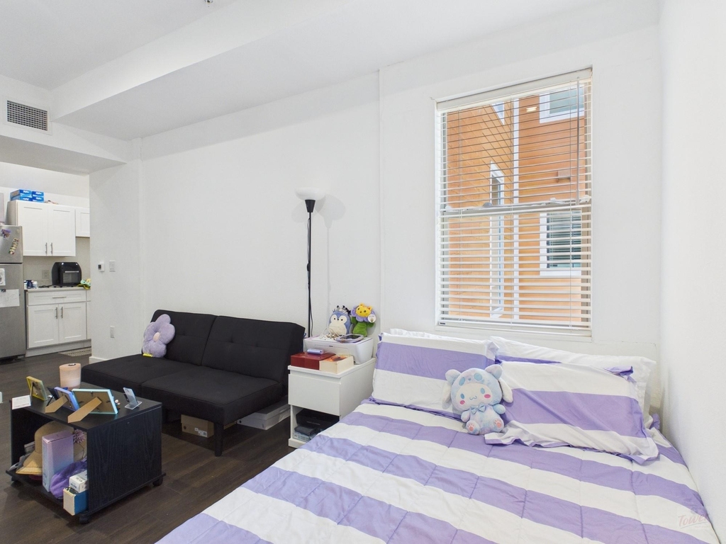 1010 W 26th St - Photo 4