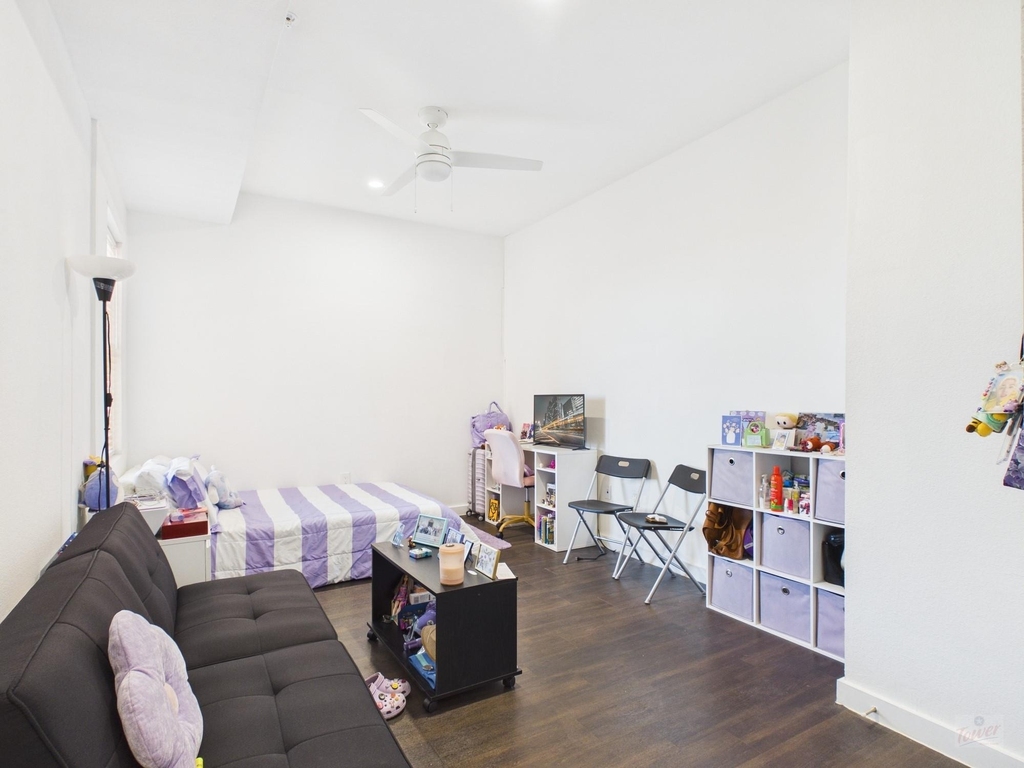 1010 W 26th St - Photo 3