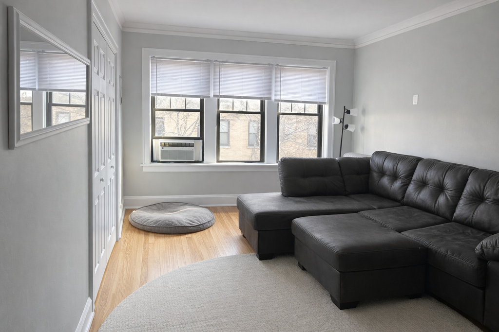 3610 N Claremont Avenue - Photo 2