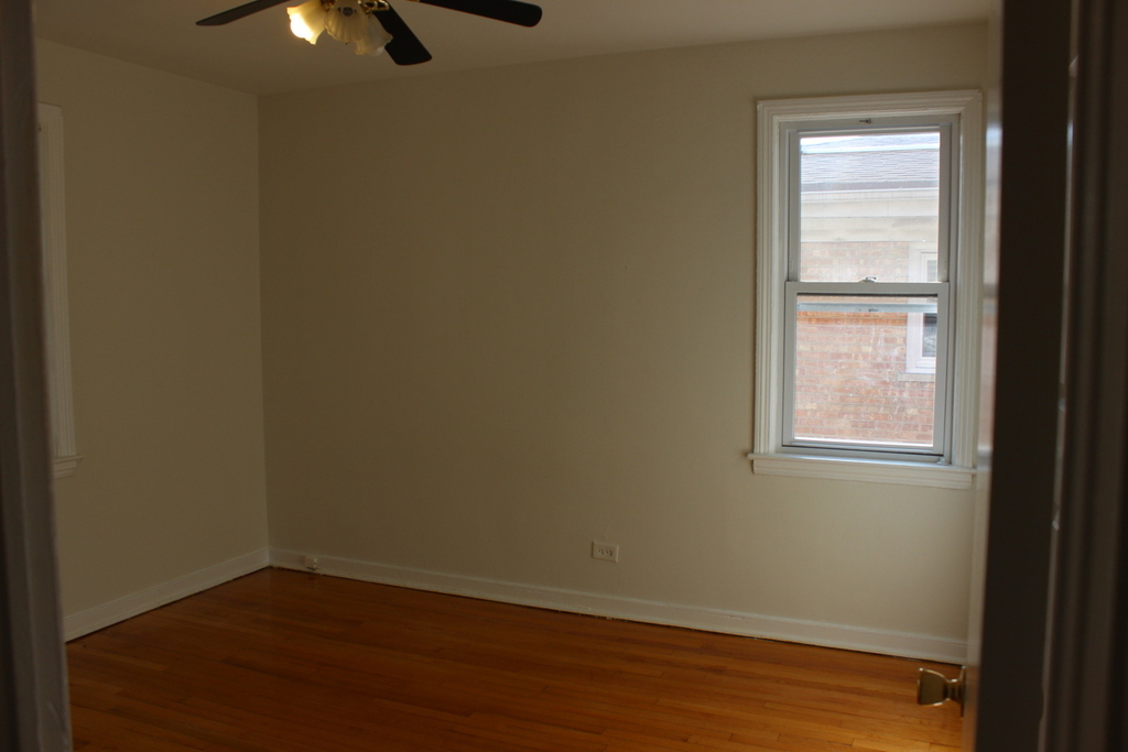9119 La Crosse Avenue - Photo 6