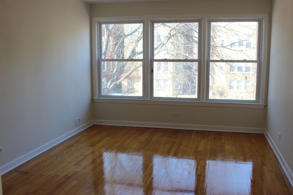 9119 La Crosse Avenue - Photo 1