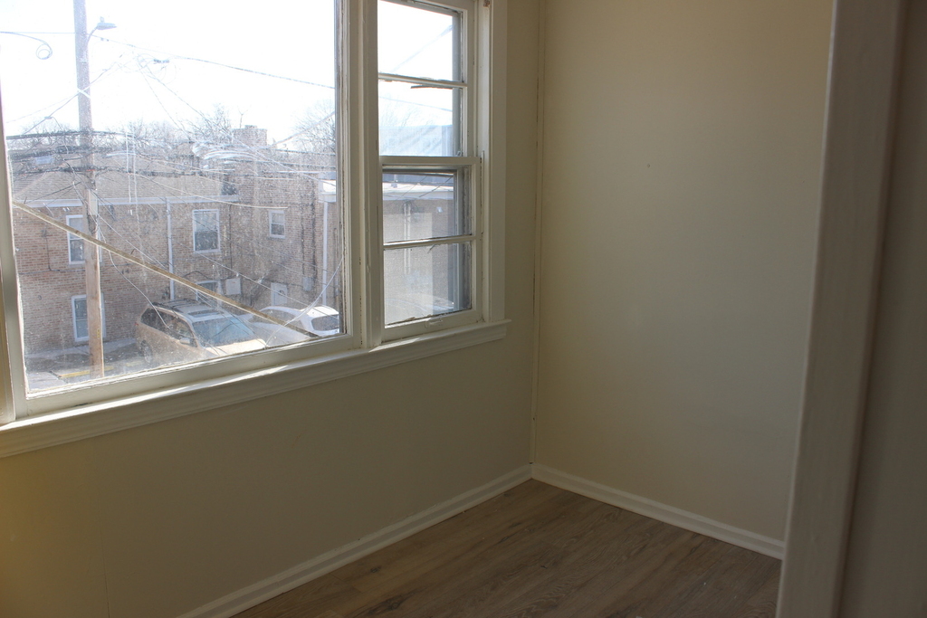 9119 La Crosse Avenue - Photo 7