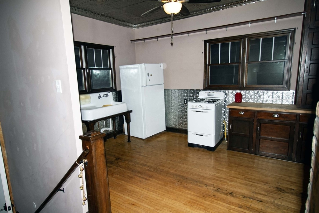 510 N Raynor Avenue - Photo 17