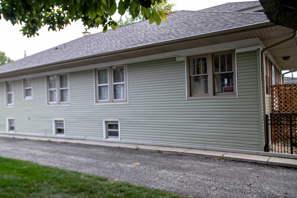 510 N Raynor Avenue - Photo 1