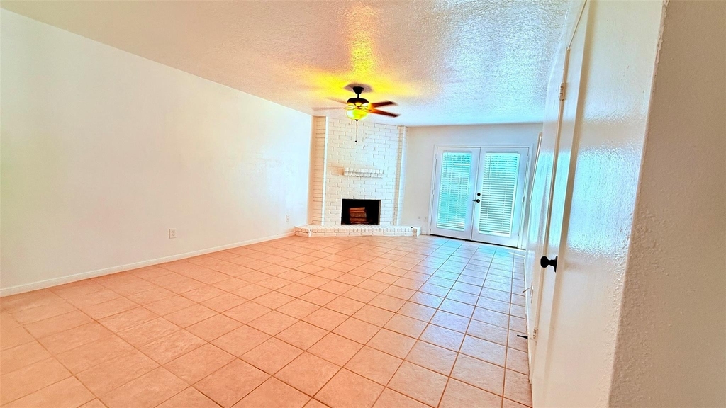 1927 Country Village Boulevard - Photo 2