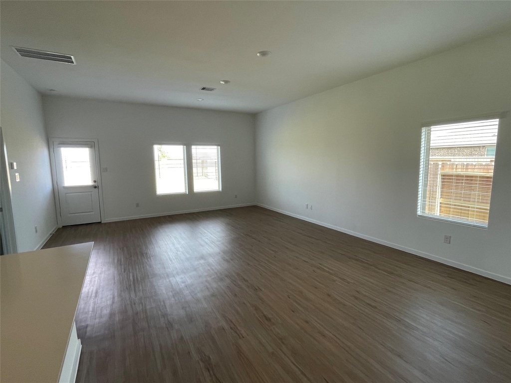 827 Rosewood Trail - Photo 1