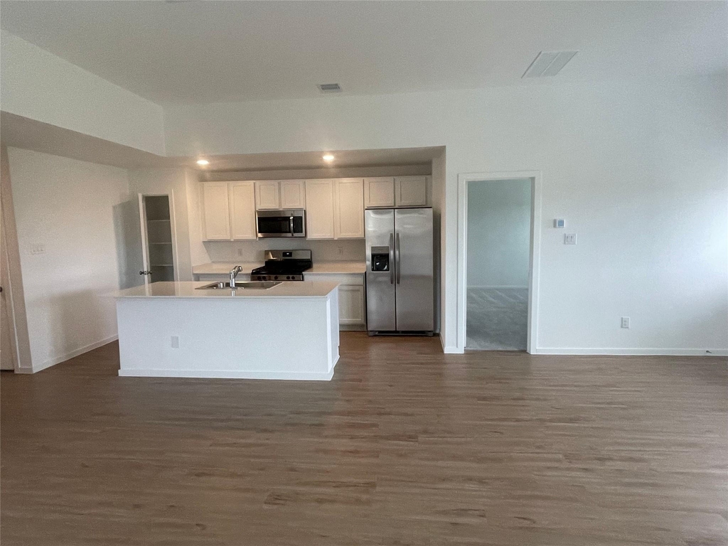 827 Rosewood Trail - Photo 3
