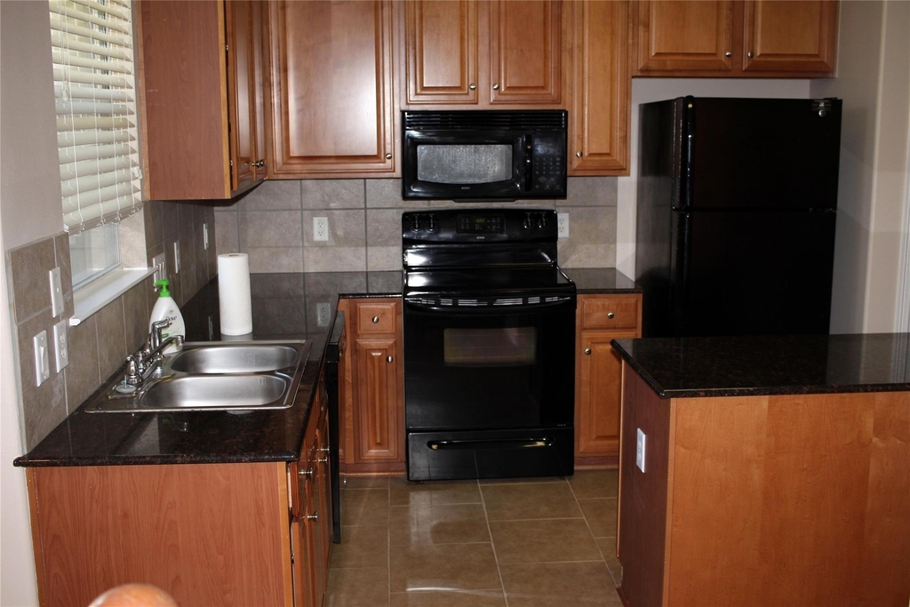 919 Sterling Creek Circle - Photo 5