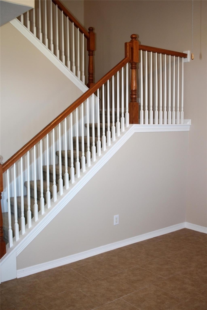 919 Sterling Creek Circle - Photo 4