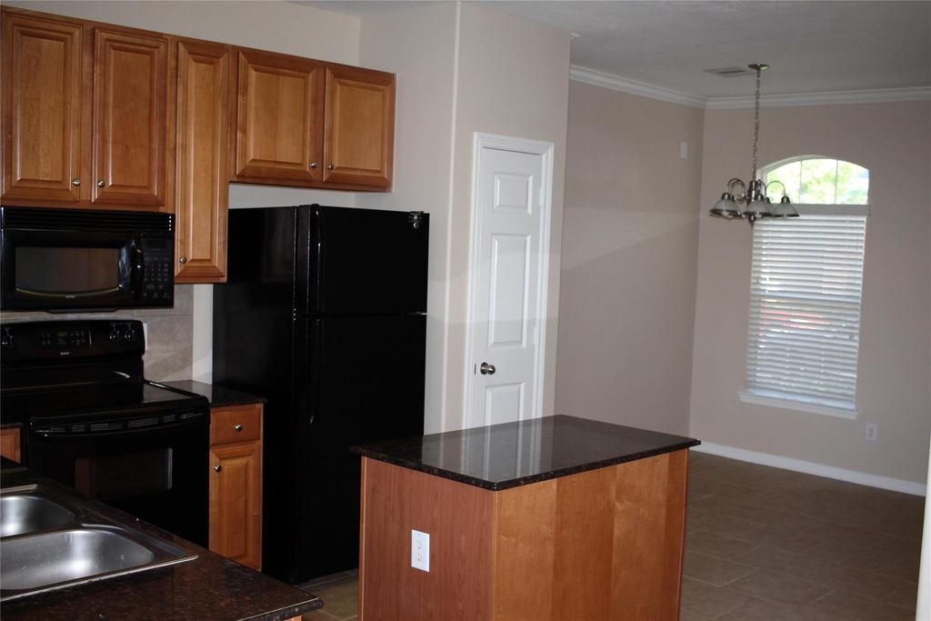 919 Sterling Creek Circle - Photo 0
