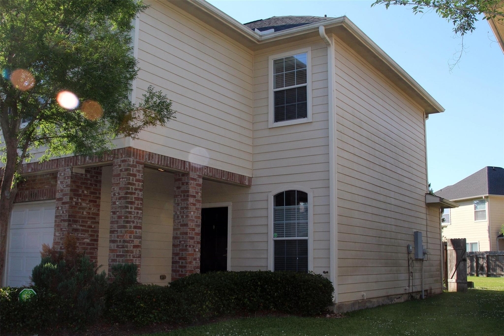 919 Sterling Creek Circle - Photo 2