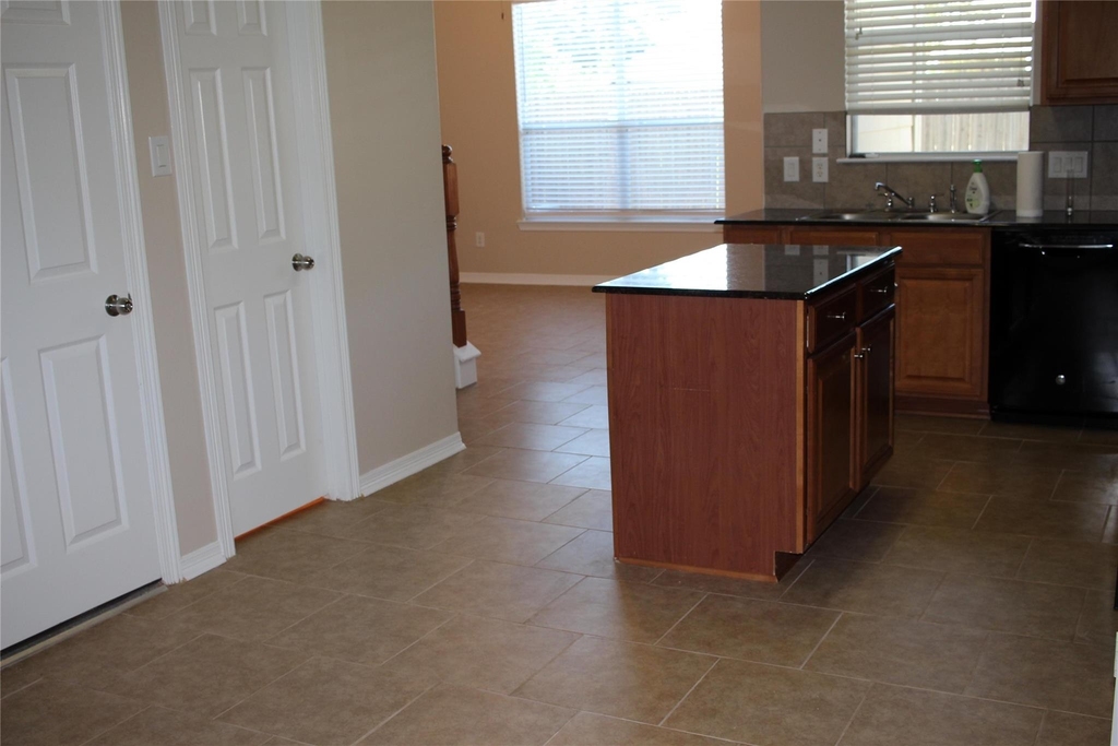 919 Sterling Creek Circle - Photo 3