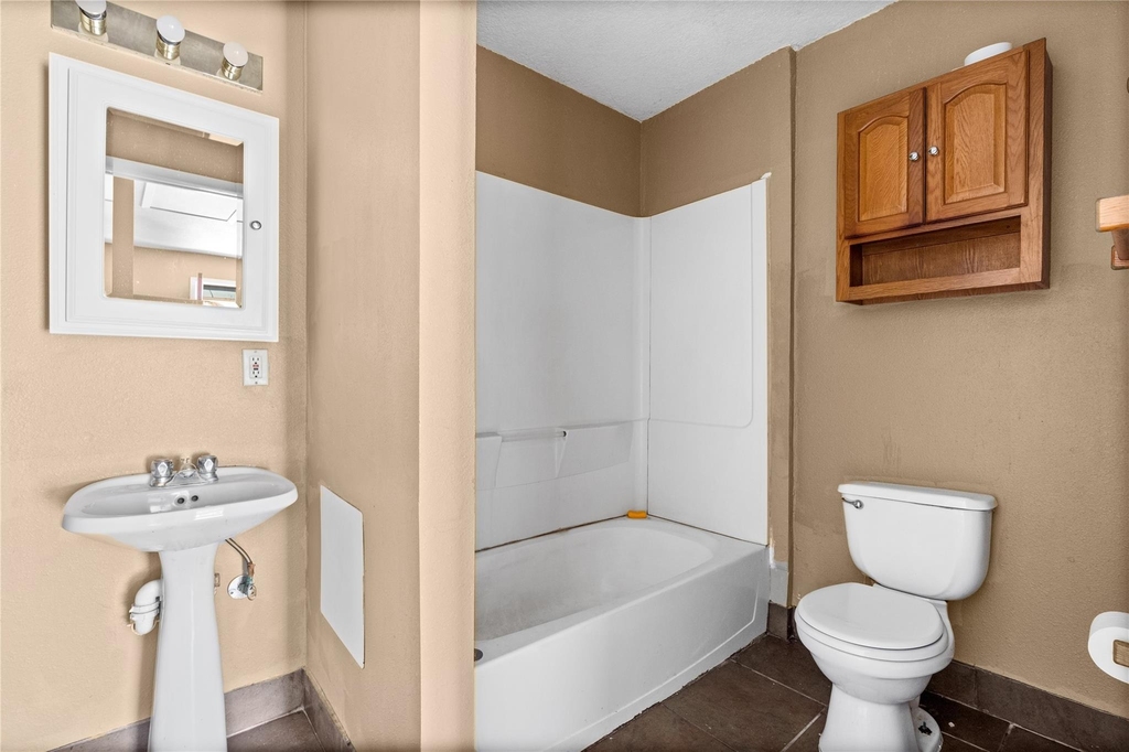 2200 Peach Avenue - Photo 5