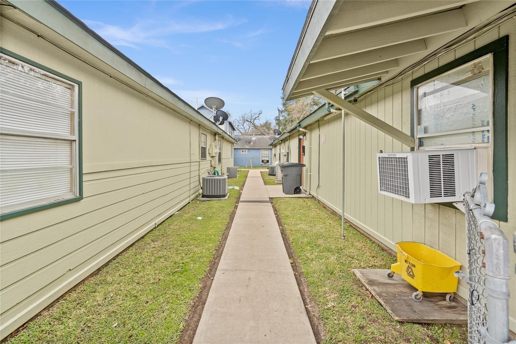 2200 Peach Avenue - Photo 11