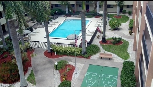 2121 Collier Avenue - Photo 1