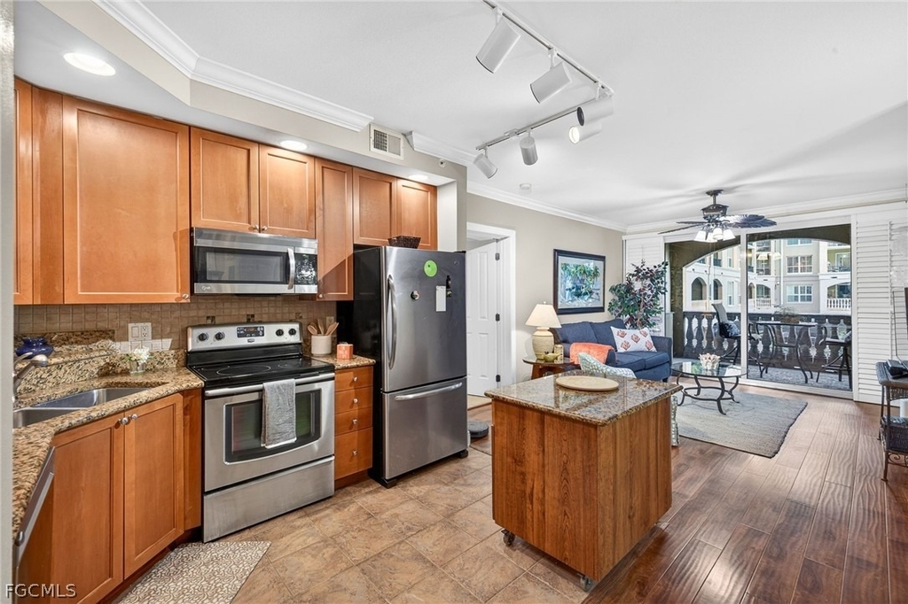 2825 Palm Beach Boulevard - Photo 3