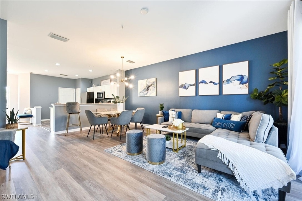 981 Hampton Circle - Photo 5