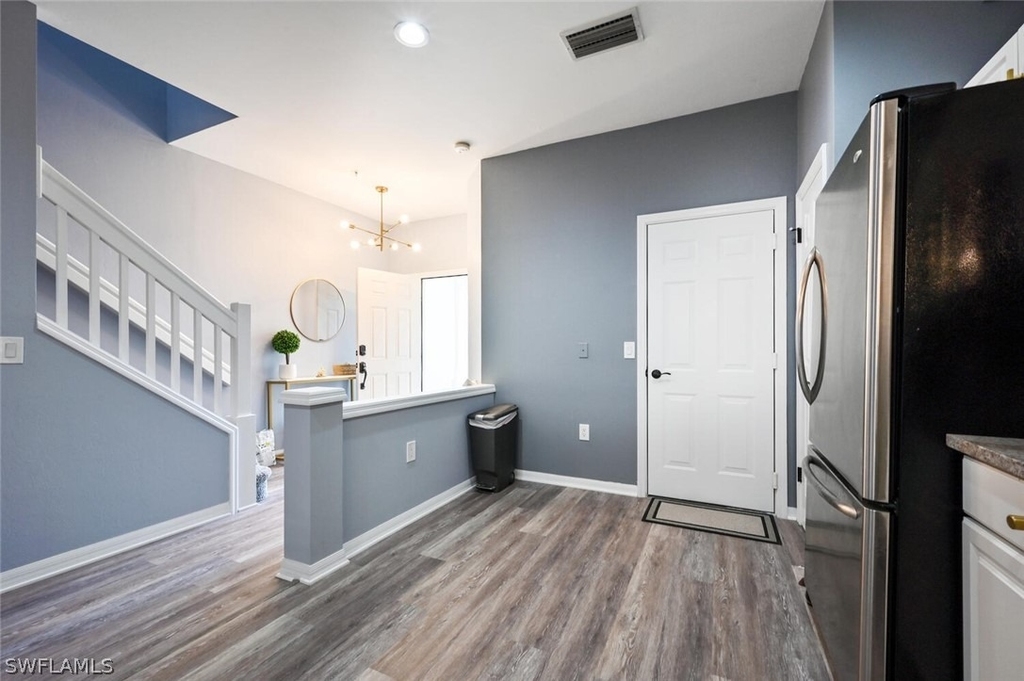 981 Hampton Circle - Photo 9