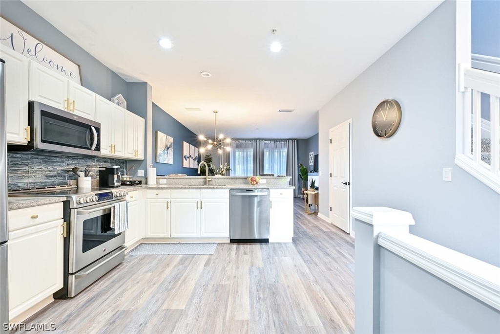 981 Hampton Circle - Photo 1