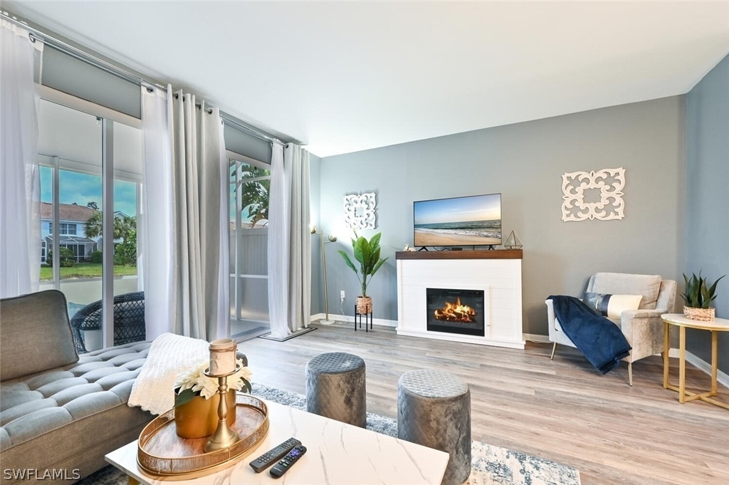 981 Hampton Circle - Photo 3