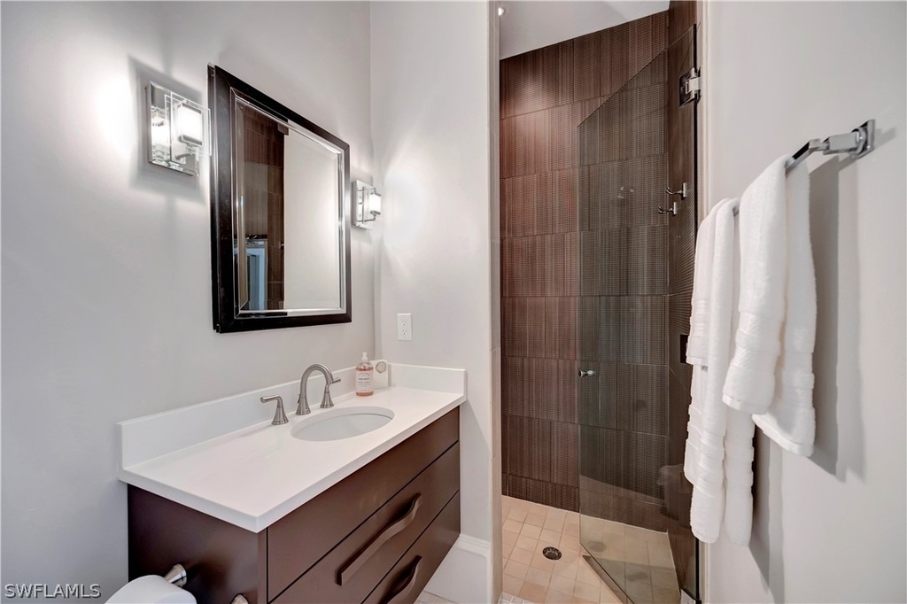 1375 Gordon Drive - Photo 16