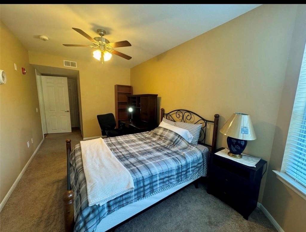 7575 Kirby Drive - Photo 8