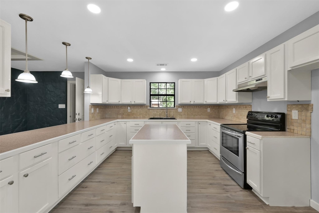 15876 Pecan Drive - Photo 2