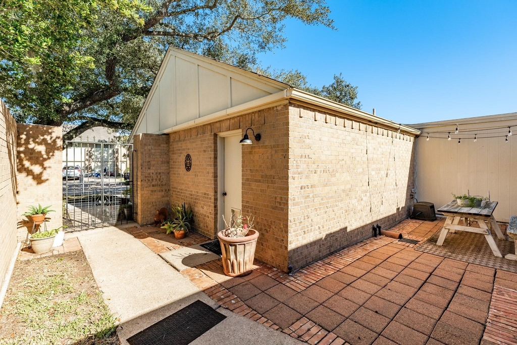 1814 Veranda Drive - Photo 3
